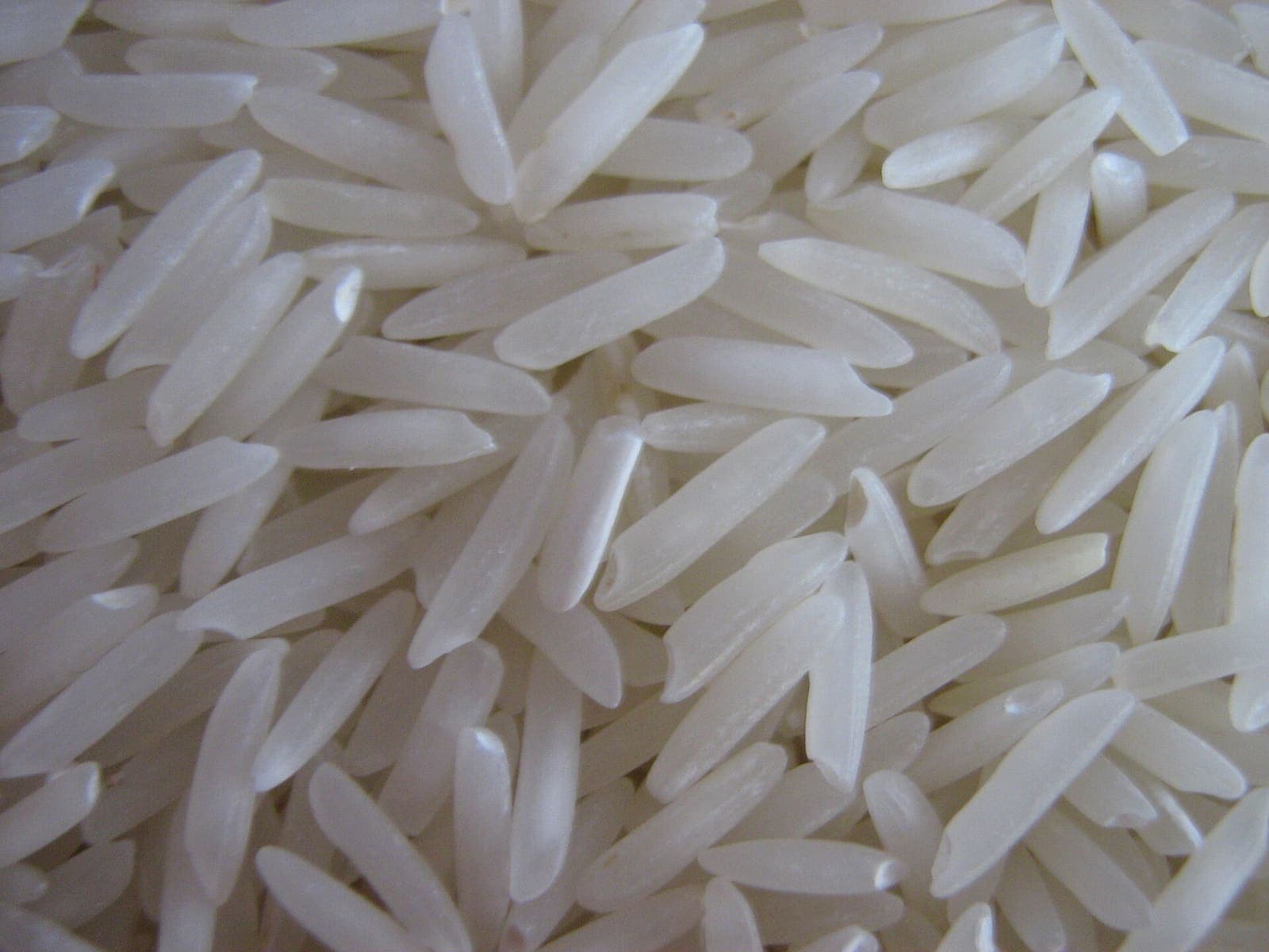 Close-up of extra-long grain white Basmati rice